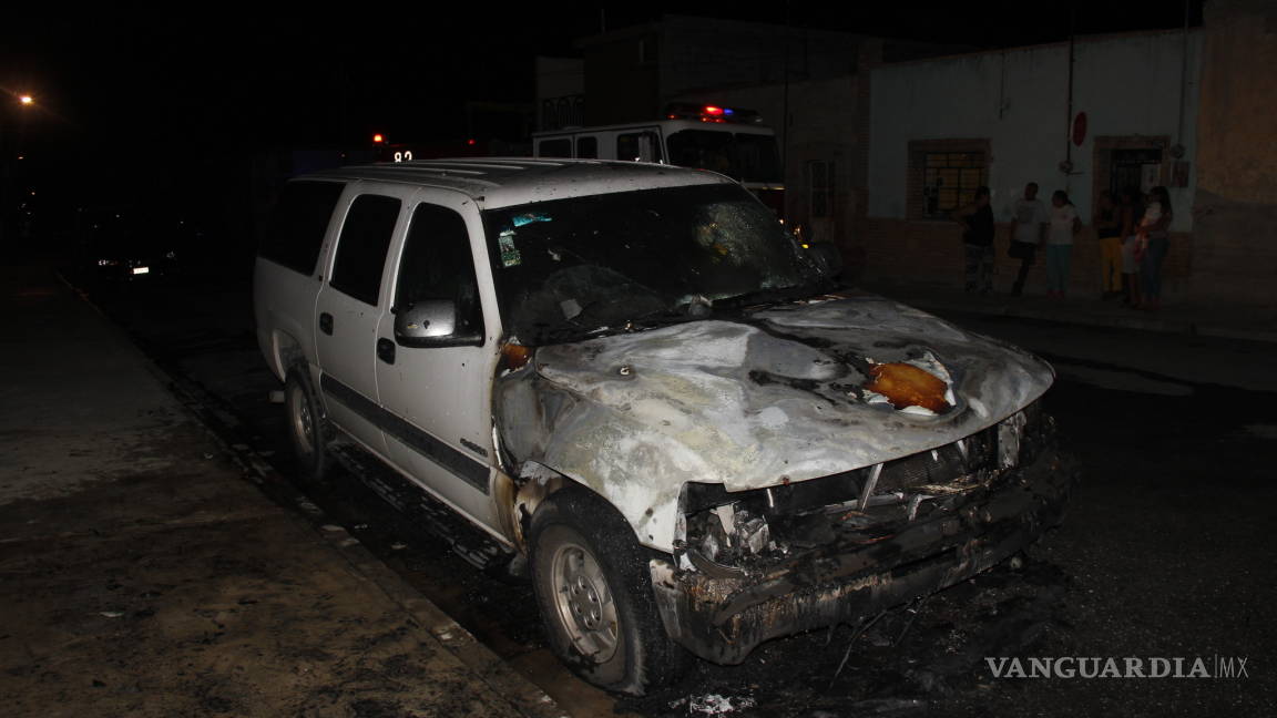 Se incendia vehículo en Saltillo