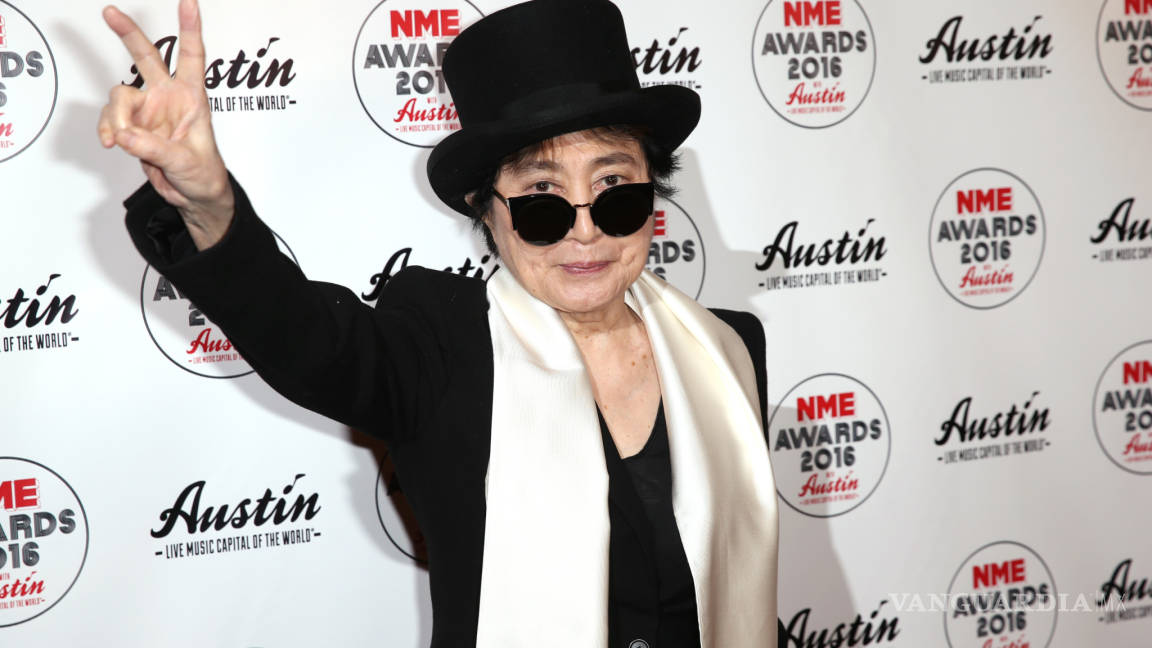 Hospitalizan a Yoko Ono en Nueva York