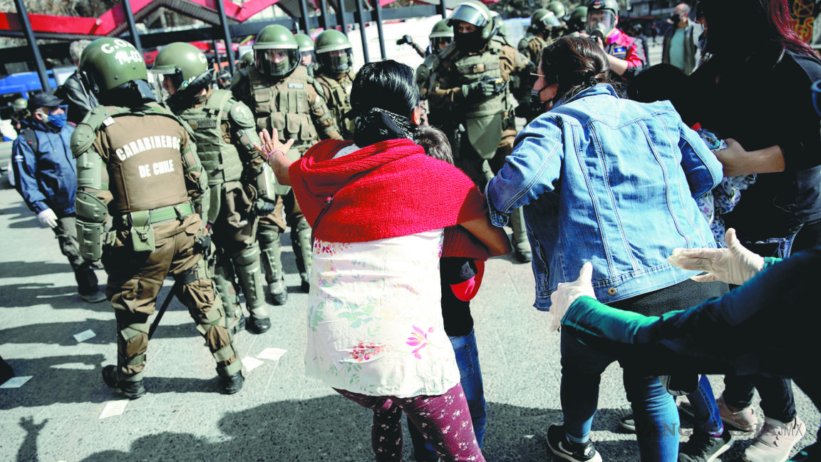 Protestan chilenos el día del trabajo pese a pandemia