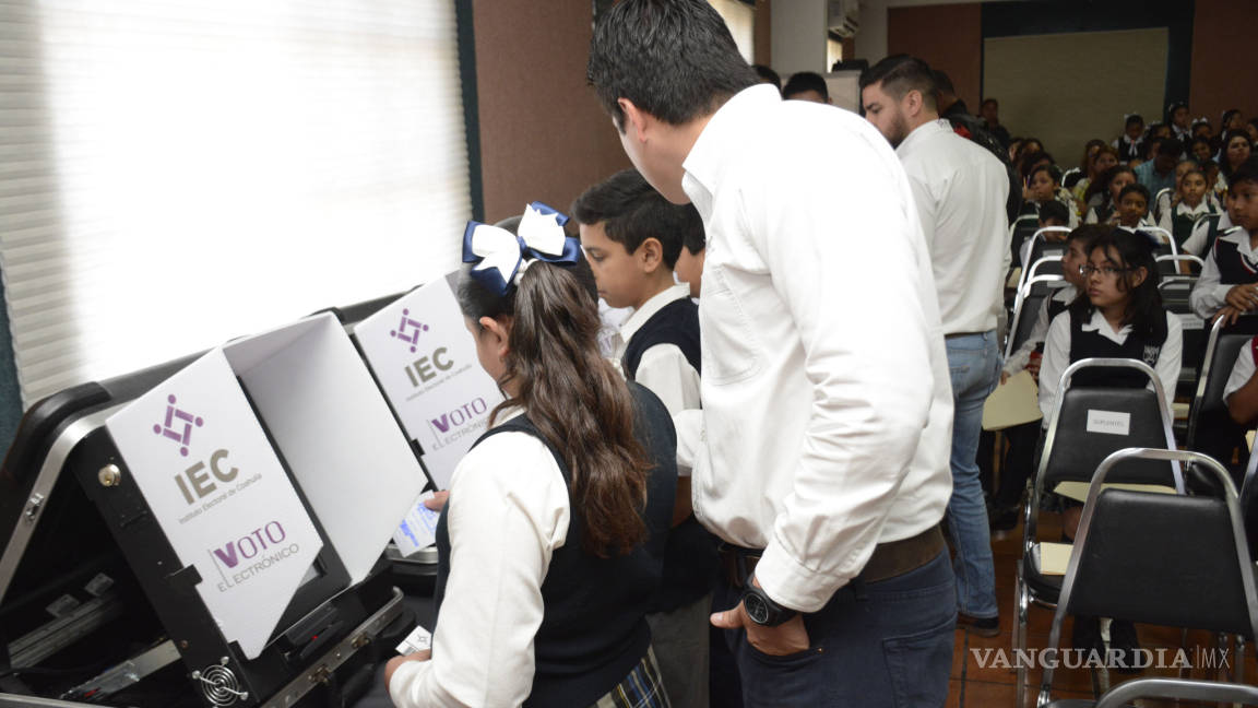 Simula IEC elecciones en Ramos Arizpe... con todo y el ‘acarreo’