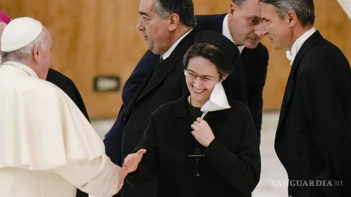 El papa da mayores poderes a Raffaella Petrini, la primera gobernadora del Estado vaticano