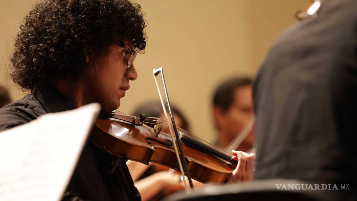 $!La OMSA brilla con obras de autores mexicanos en concierto