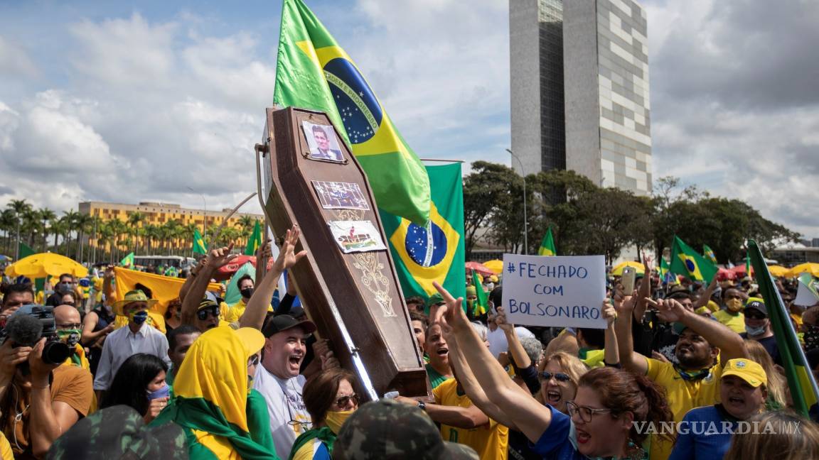 Encabeza Bolsonaro manifestación ante alza en contagios