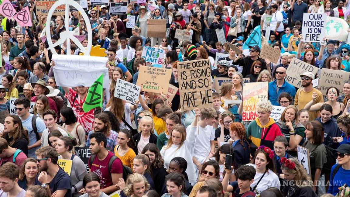 $!"Huelga Global Climática" convoca a miles de jóvenes en el mundo, mira éstas imágenes