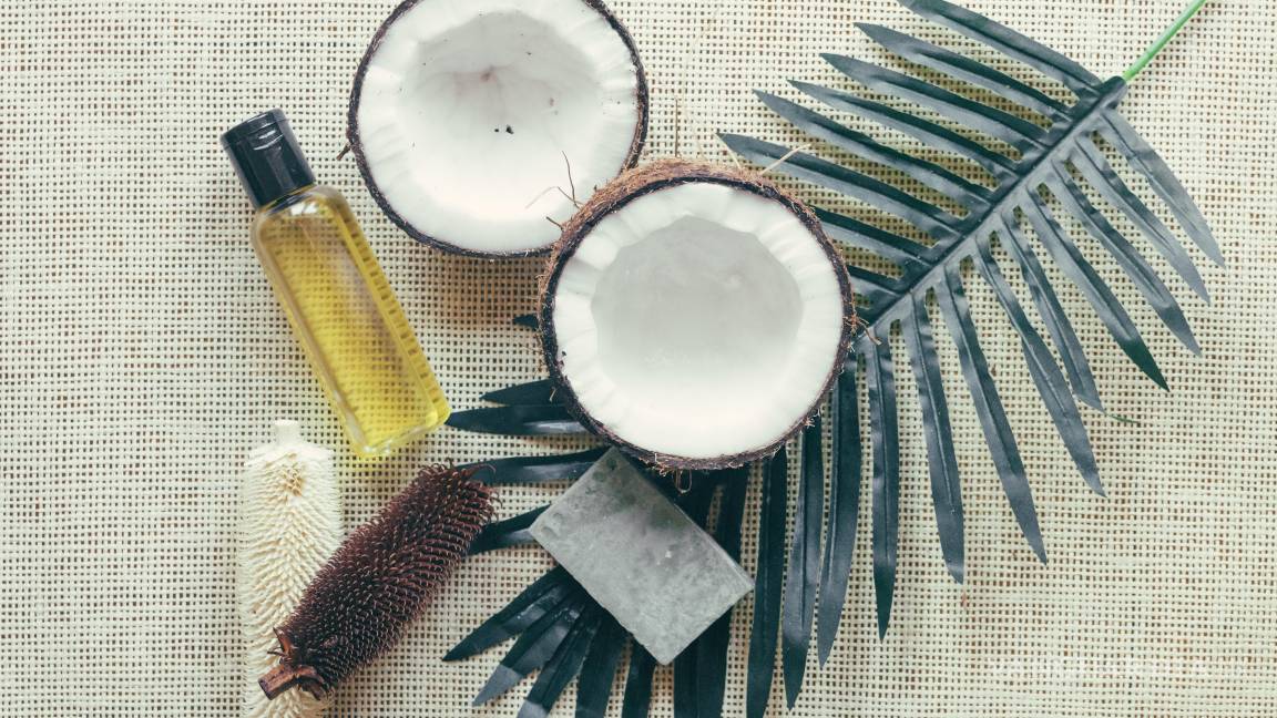 $!El aceite de coco se ha convertido en uno de los ingredientes más populares en el cuidado capilar.