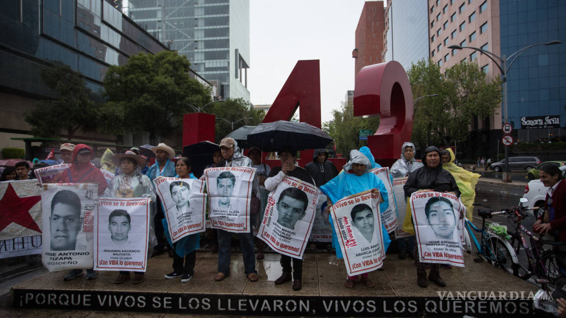 López Obrador tendrá reunión con padres de los 43 a 4 años del caso Iguala