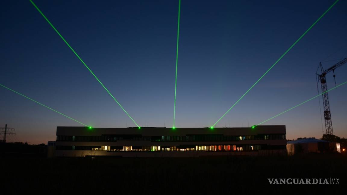 $!Se inaugura el láser europeo XFEL, una ventana al mundo de lo mínimo