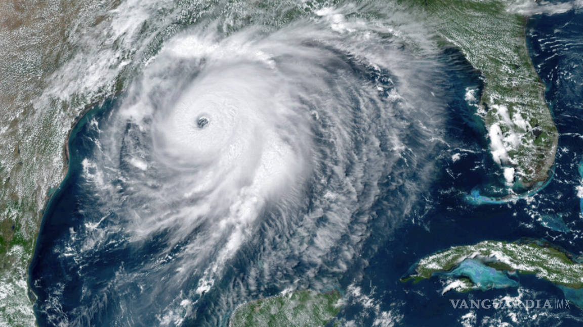 Huracán Laura se fortalece a categoría 4 en camino a Estados Unidos