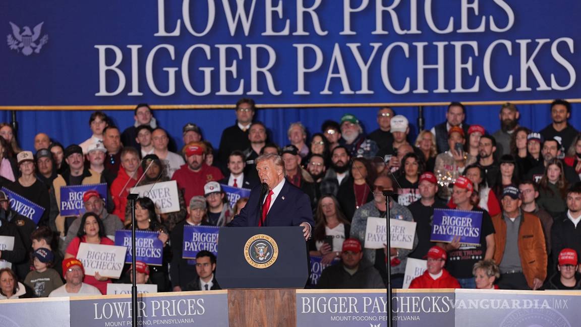 $!Donald Trump habla durante una reunión en el Mount Airy Casino Resort en Mount Pocono, Pensilvania.