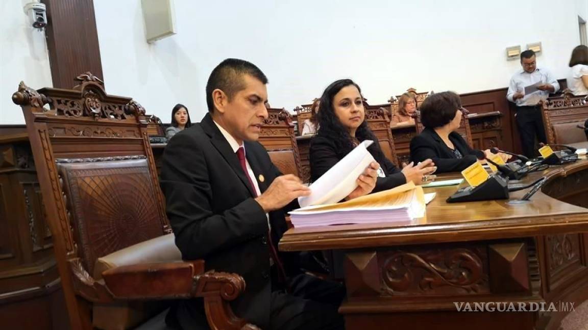 Proponen en Coahuila excluir a maestros de la Sección 38 de la Ley del Servicio Médico