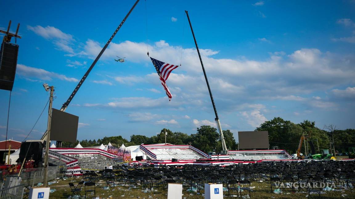 $!La escena tras el desalojo del mitin de Donald Trump después del intento de asesinato en Butler, Pensilvania, el sábado 13 de julio de 2024.