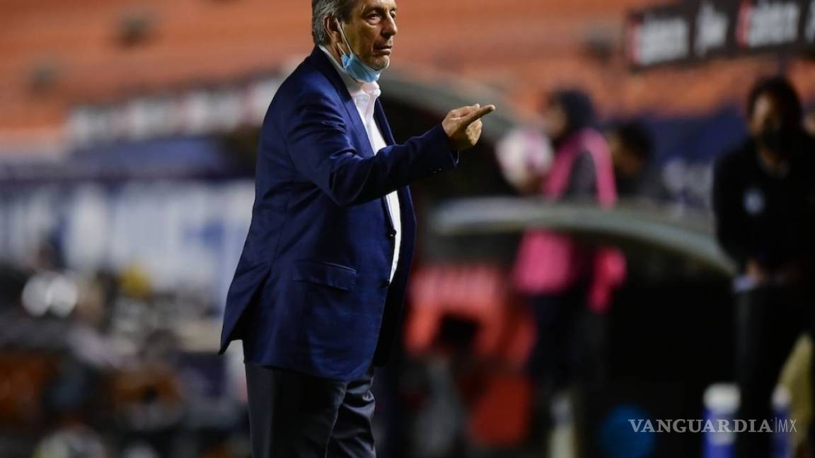 'Me fui, gastaron 25 millones y el equipo sigue igual'; Tomás Boy reclama a Chivas