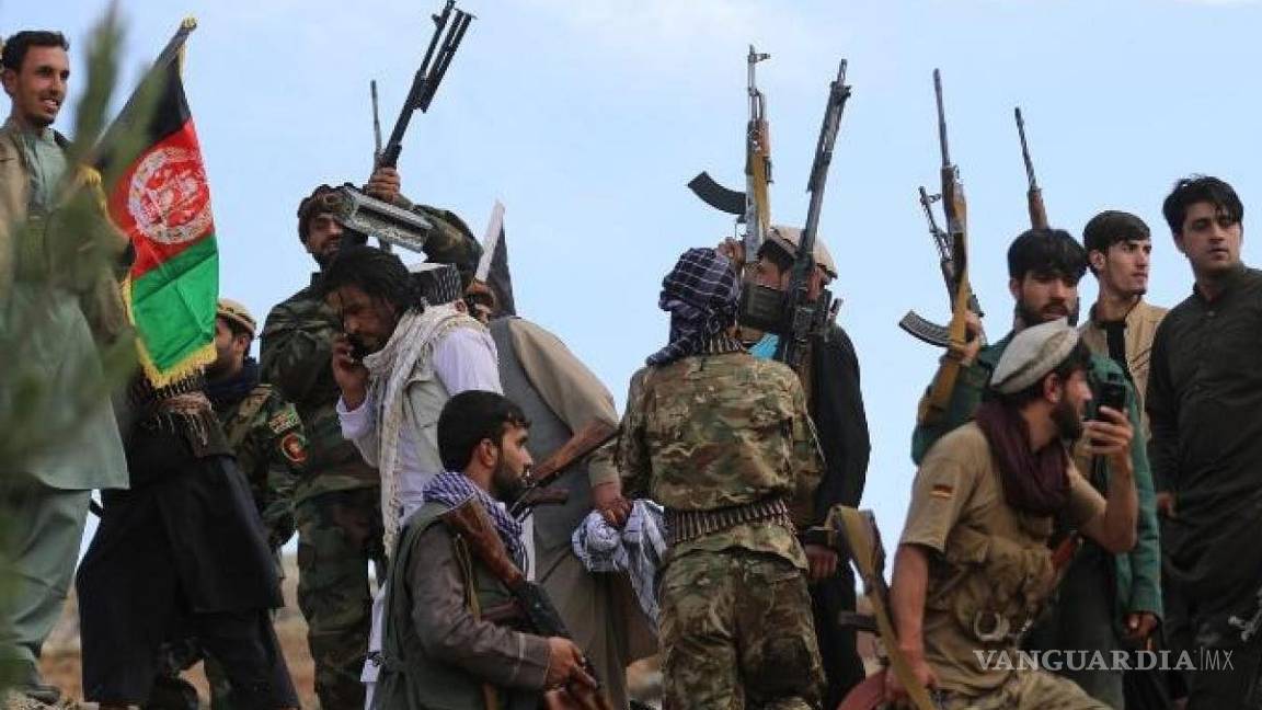 Los talibanes capturan otras tres capitales de provincia en Afganistán