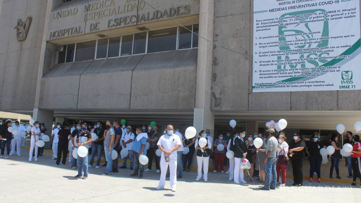 Compañeros del IMSS despiden a trabajadoras asesinadas en Torreón