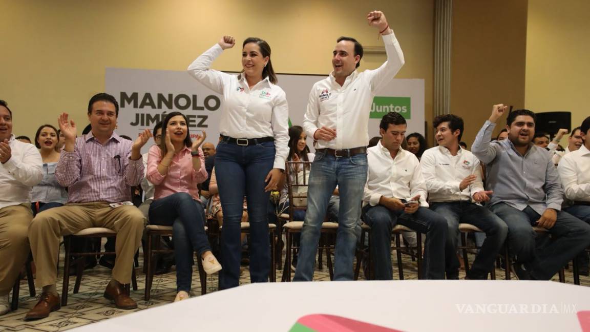 Escuchan Vero Martínez y Manolo Jiménez a jóvenes de Saltillo