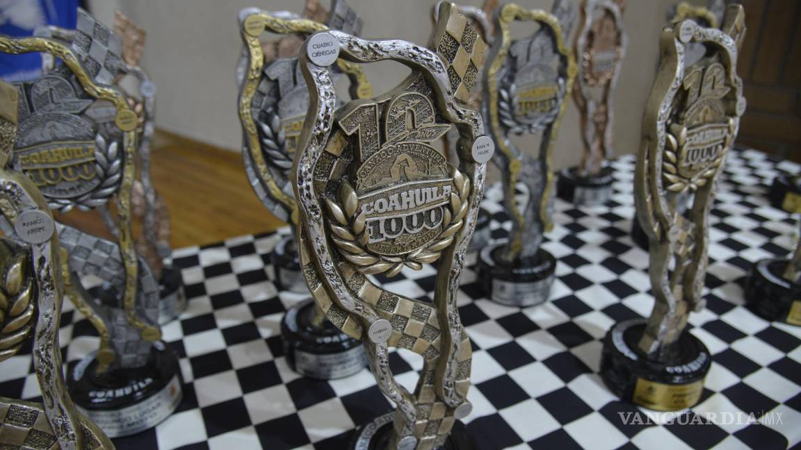 $!Los participantes del rally fueron reconocidos por su competitividad y espíritu de solidaridad a lo largo de la carrera, que cruzó varios municipios de Coahuila.