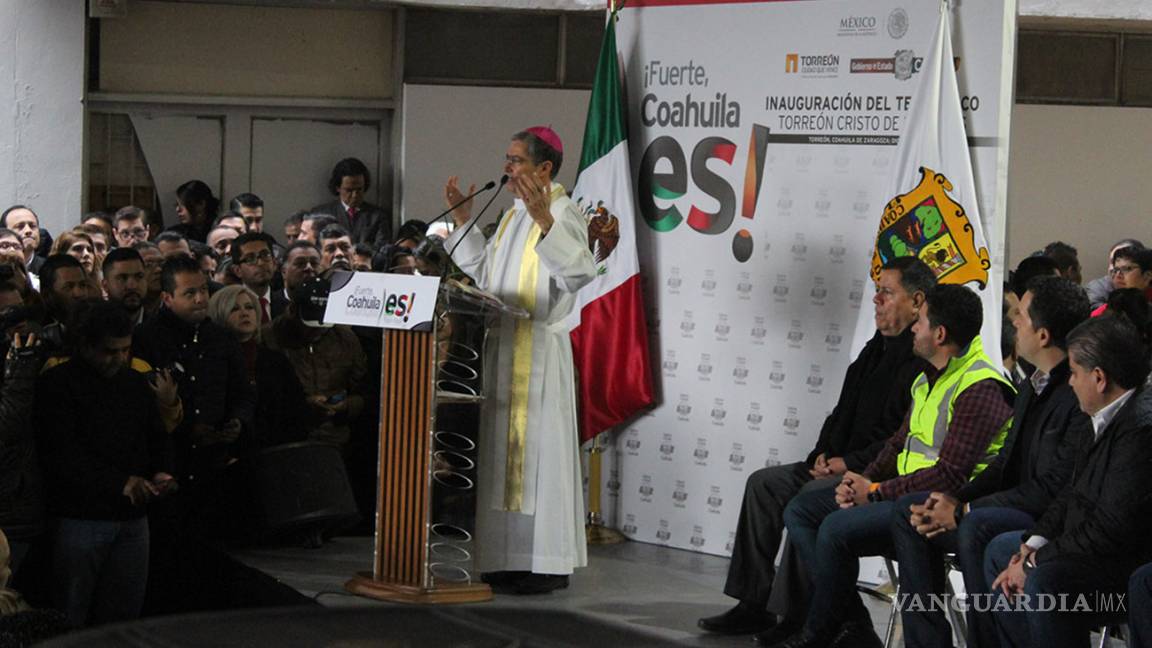 Nuevo obispo de Torreón “regaña” a políticos en evento de teleférico: “No abusen de la buena fe de la gente”
