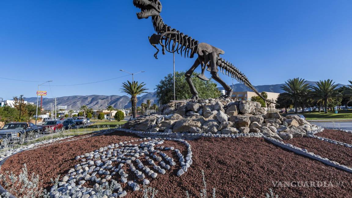 Cumple 14 años T-Rex que llegó de EU al Mude de Coahuila, tierra de dinosaurios