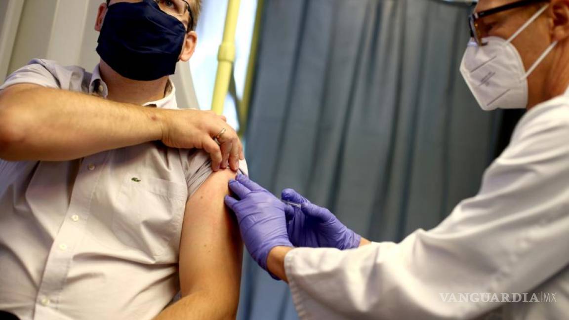Pfizer anuncia que su vacuna previene el COVID-19 en el 90% de los casos