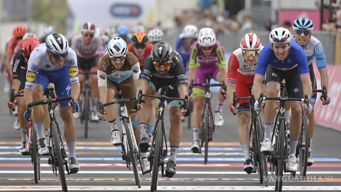 Démare se lleva la etapa con final de fotografía en el Giro de Italia