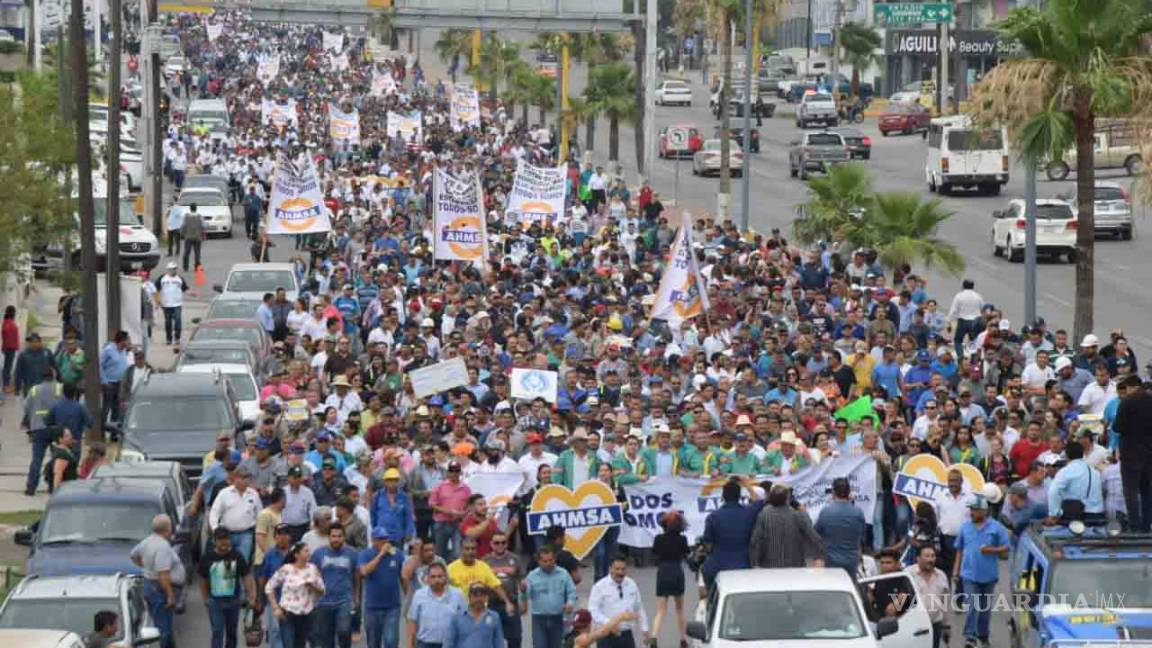 $!Marchan miles por la estabilidad de Altos Hornos de México, en Monclova