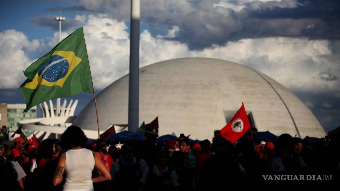 Chavismo denuncia 'golpe de Estado' en Brasil; respalda a Rousseff y a Lula