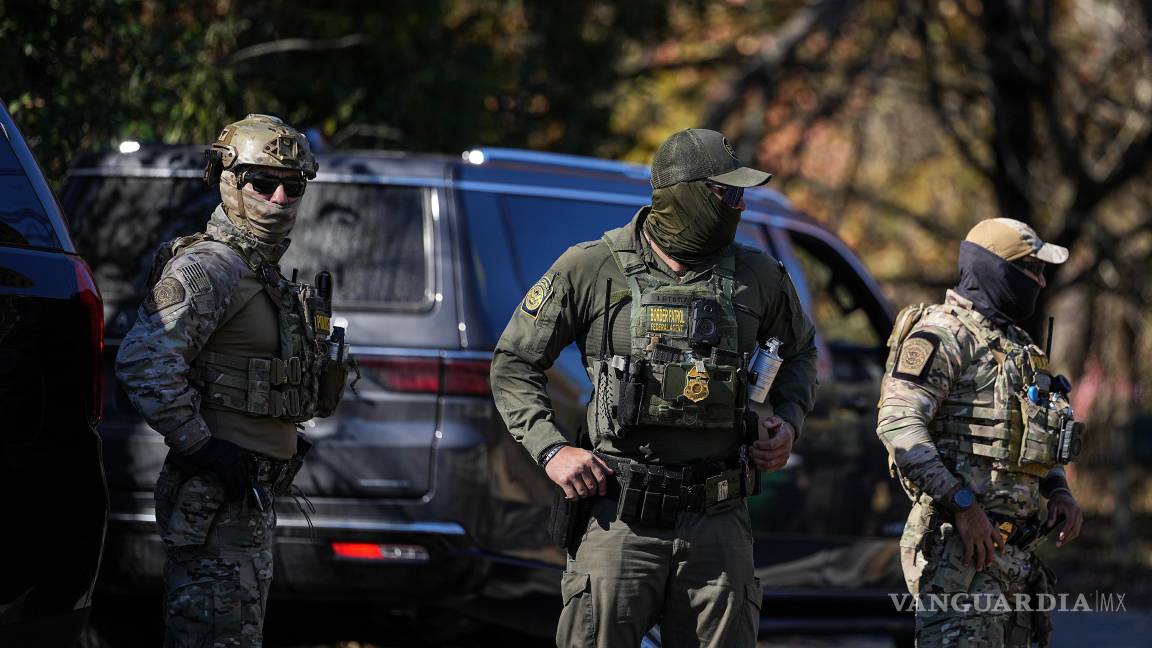 $!Los residentes de Charlotte y otras ciudades temen por la presencia de este grupo de agentes, algunos de ellos sin identificar.