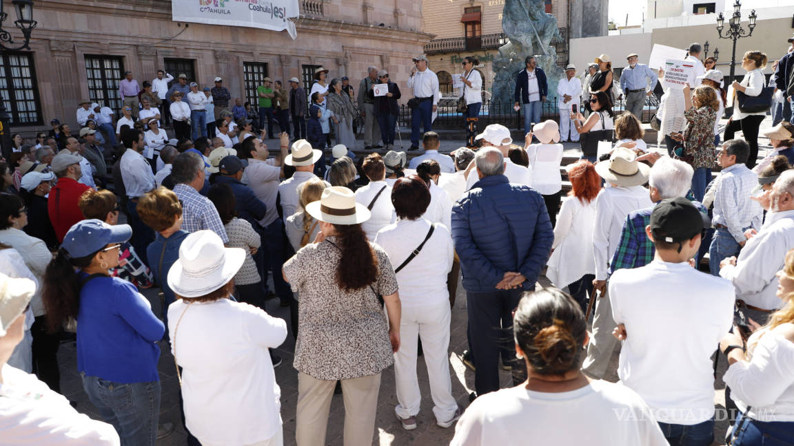 Se manifiestan contra AMLO 200 ciudadanos de Saltillo
