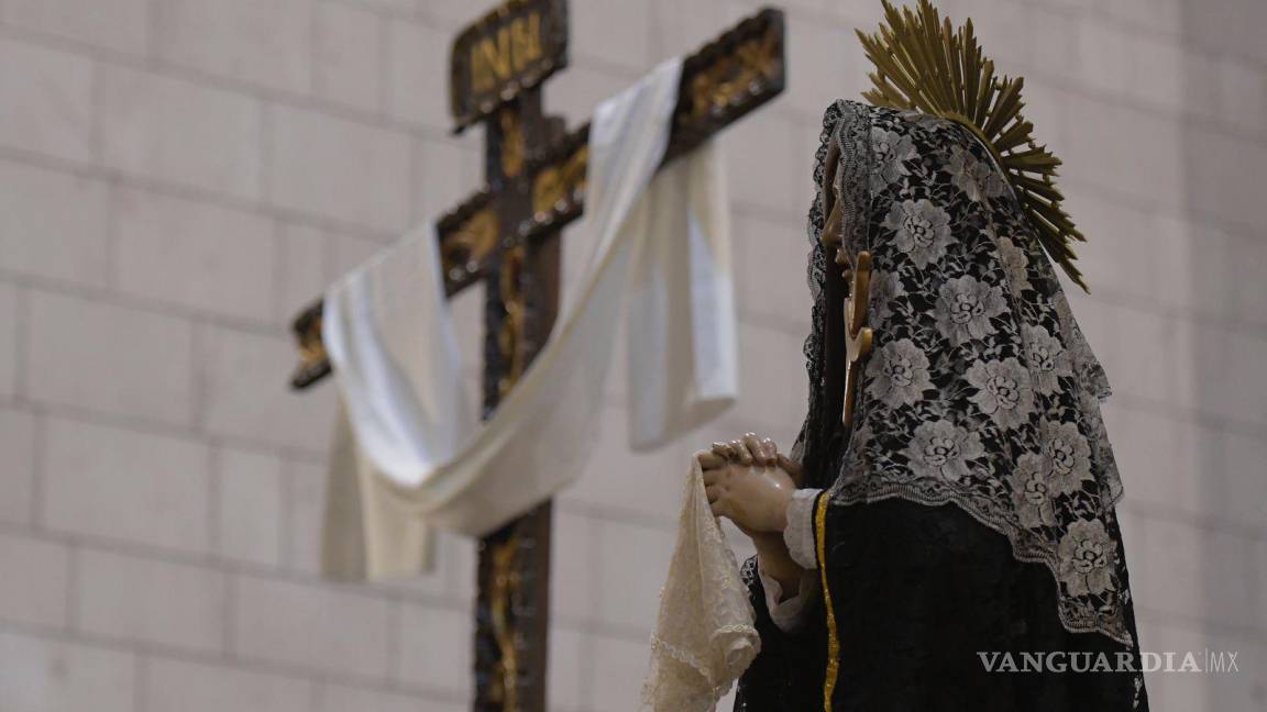 Dedican pésame a la Virgen María a mujeres con esposos o hijos fallecidos en Saltillo