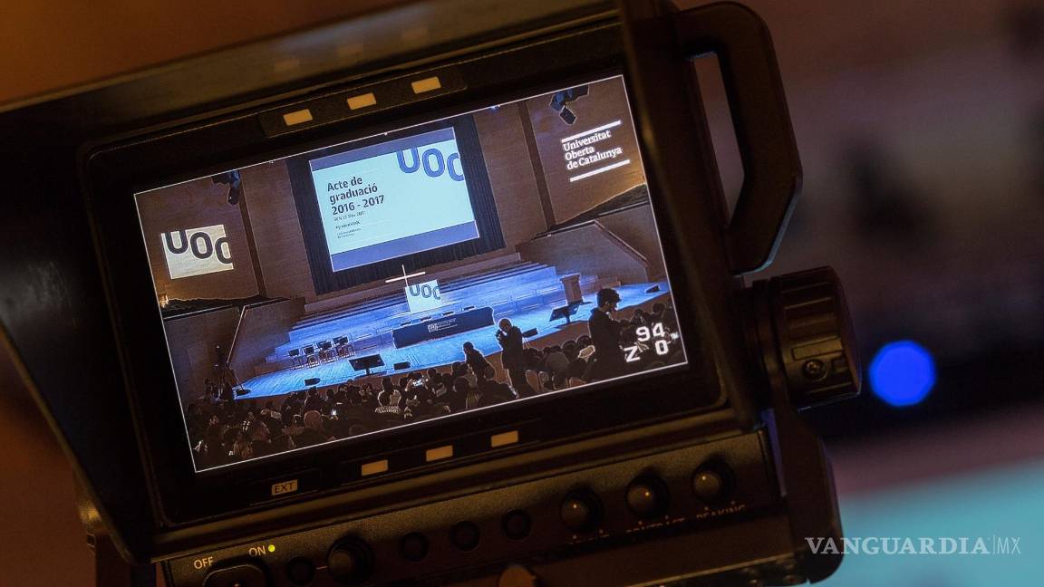 $!La interacción entre seres humanos y máquinas aumenta día a día, acto de graduación. EFE/UOC