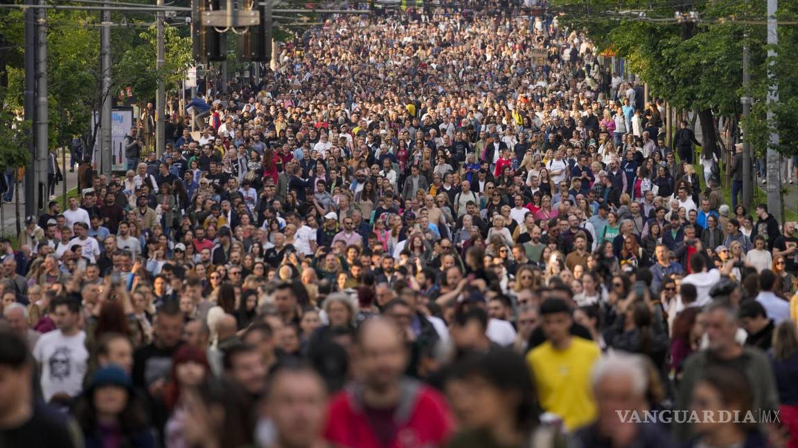 $!Los manifestantes exigían la renuncia de dos altos funcionarios del gobierno federal.