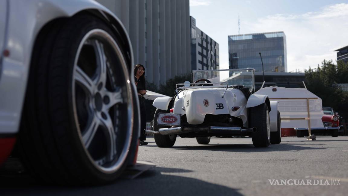 $!Omar Ramos Solís, presidente de la Asociación de Autos Clásicos de Coahuila, explicó que se inscribieron más del doble de vehículos previstos inicialmente.