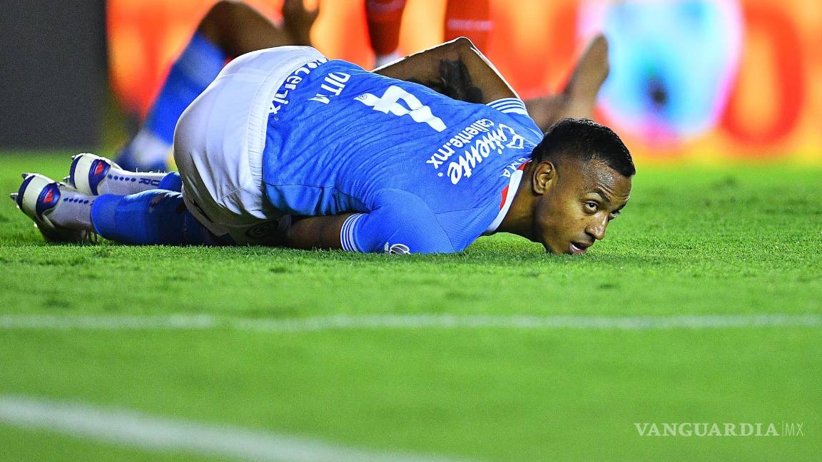 ¿Willer Ditta no jugará ante el América? Se prenden ‘las alarmas’ en Cruz Azul