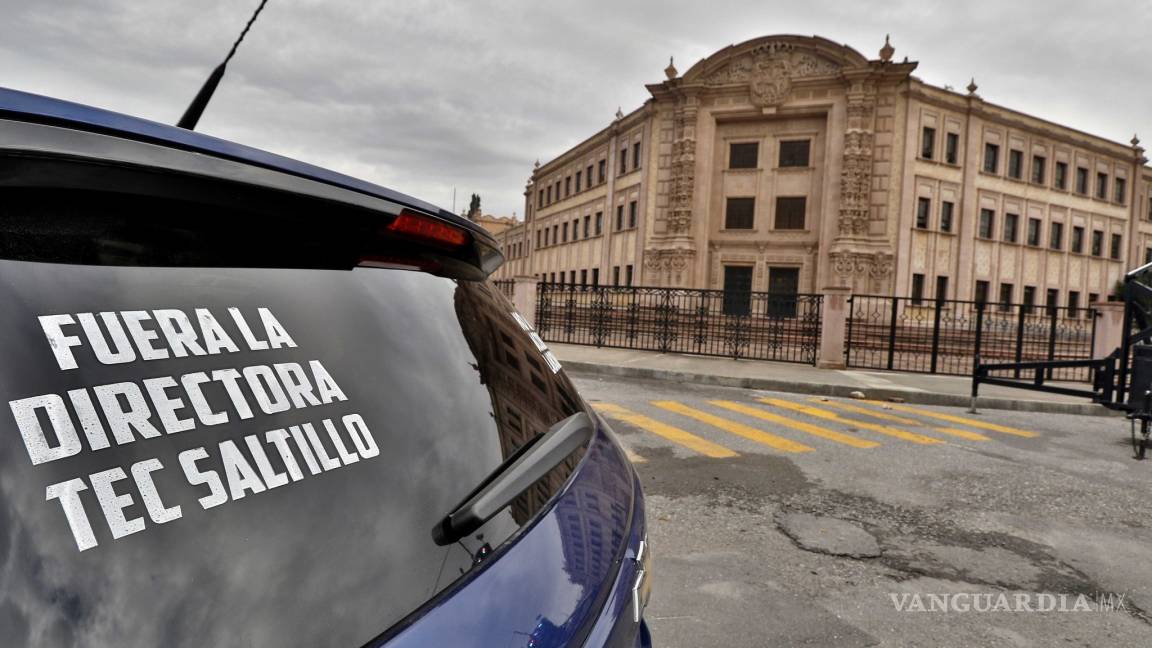 Se manifiestan trabajadores del Instituto Tecnológico de Saltillo para exigir destitución de la directora