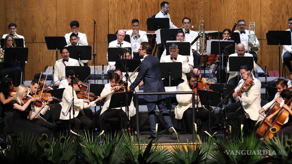 $!Miguel Colom brilla junto a la Orquesta Filarmónica del Desierto en concierto en Saltillo