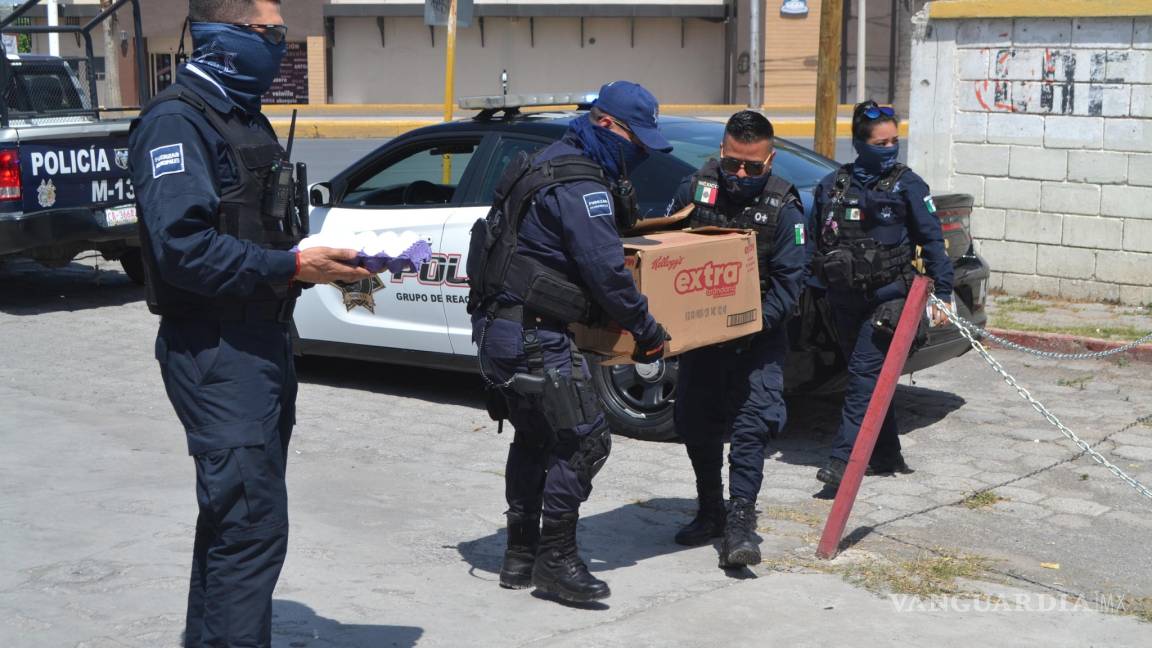 Policías entregan apoyos en Hospital del Niño en Saltillo: ‘Tal vez no es mucho, pero es de corazón’