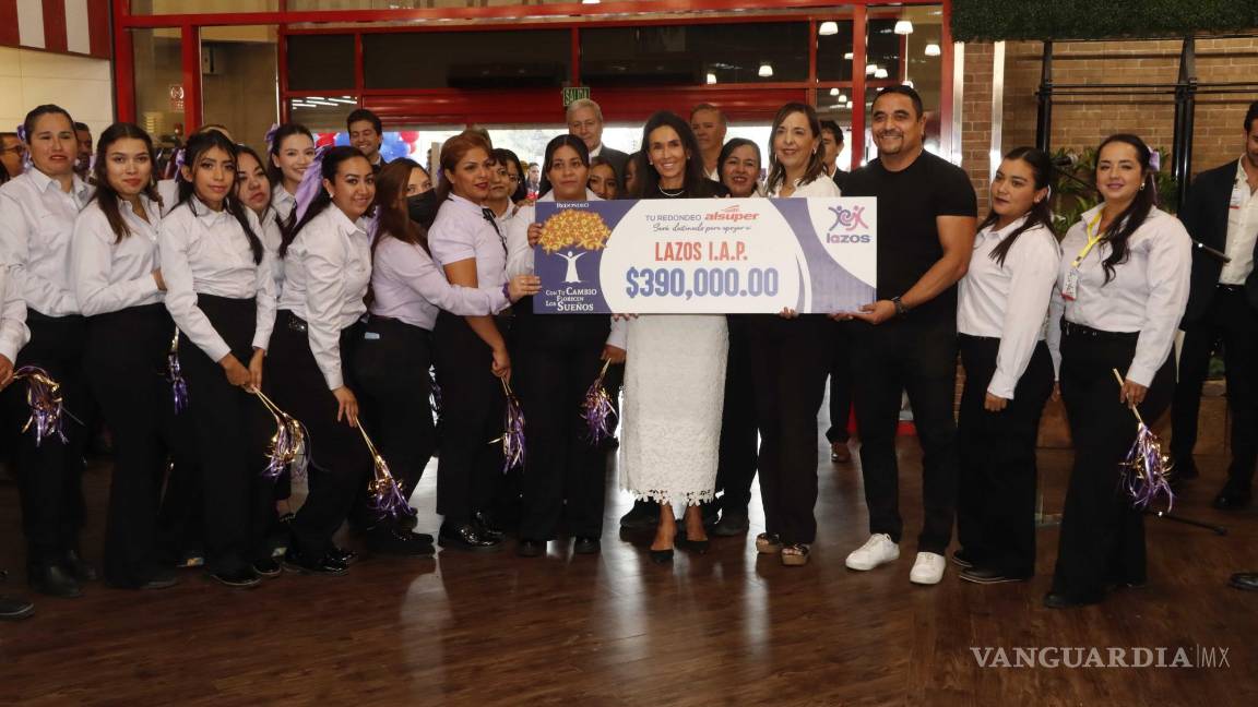 $!Producto del redondeo de clientes, Alsuper entregó 390 mil pesos a la asociación Lazos, I.A.P.
