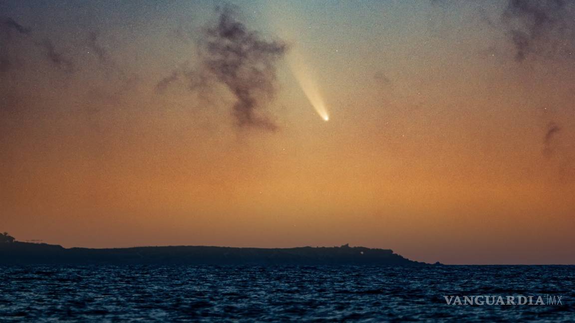 Capta mexicano en foto al cometa Neowise en Cancún y se vuelve viral