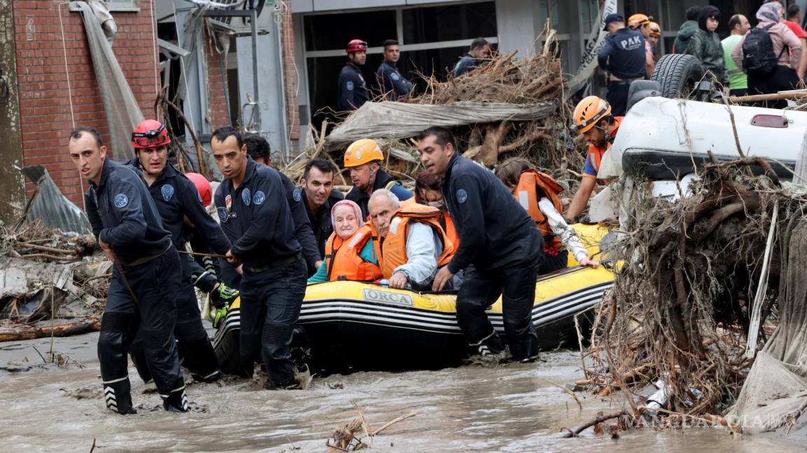 Fallecen 62 personas por inundaciones en Turquía