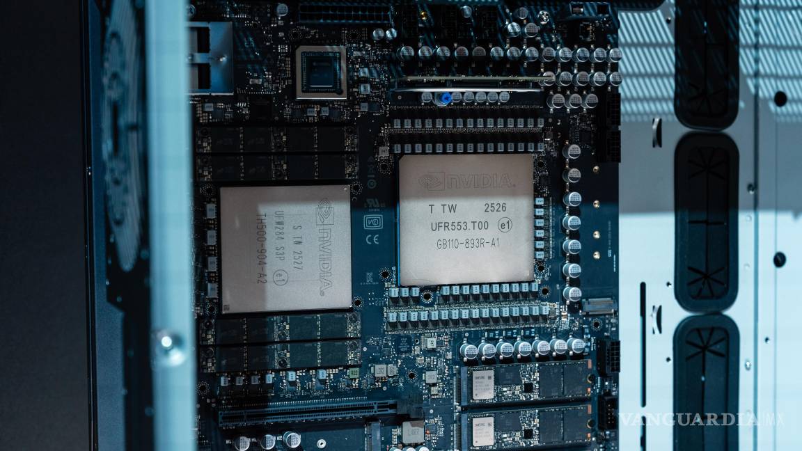 $!Un chip fabricado por Nvidia. El sólido trimestre de Nvidia calmó brevemente las preocupaciones de Wall Street sobre el gasto en inteligencia artificial.