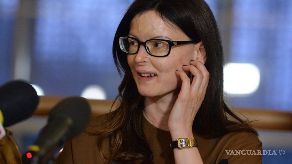 Lucia Annibali, desfigurada con ácido por su exnovio, candidata electoral Italia