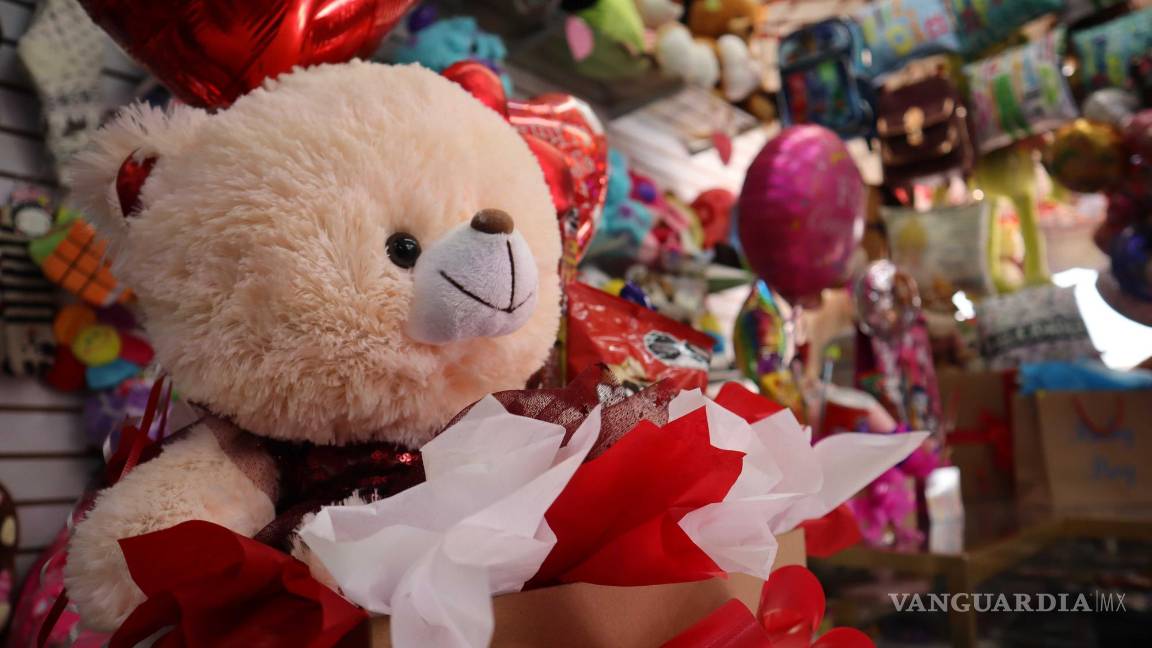 $!Los ramos de flores pasaron de entre 250 y 300 pesos hasta los 550 pesos en muchas de las florerías de la Zona Centro y sur de Saltillo.