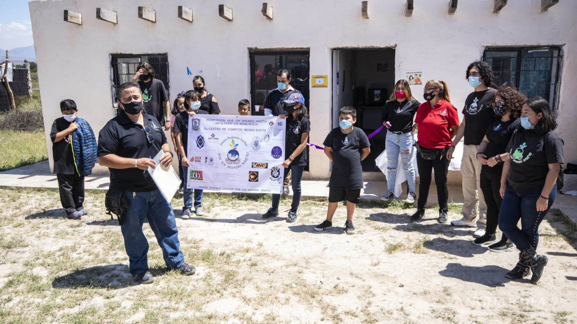 Fundación Nuevo Mundo arma sala de cómputo y apoya educación en ejido La Hedionda Chica