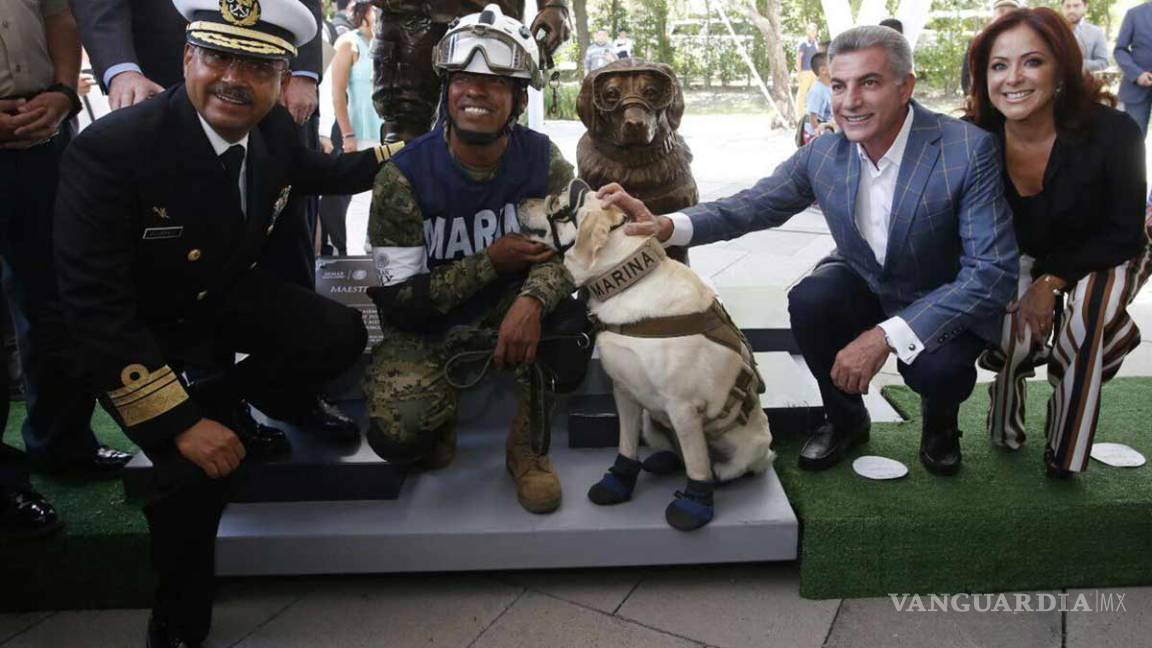 $!Frida, la perrita rescatista, ya tiene su estatua en Puebla