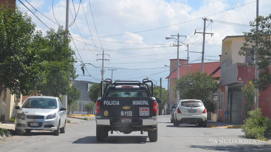 $!Banda roba un millón de pesos en fraccionamiento residencial al norte de Saltillo