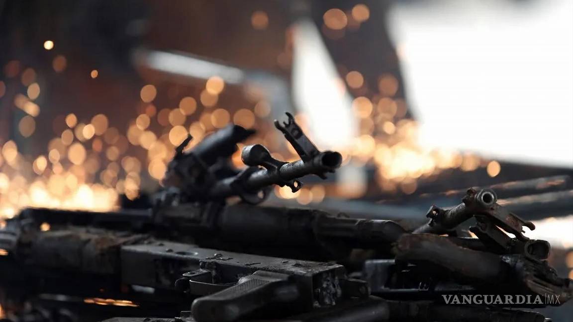 $!En la imagen, varios fusiles AK-47.