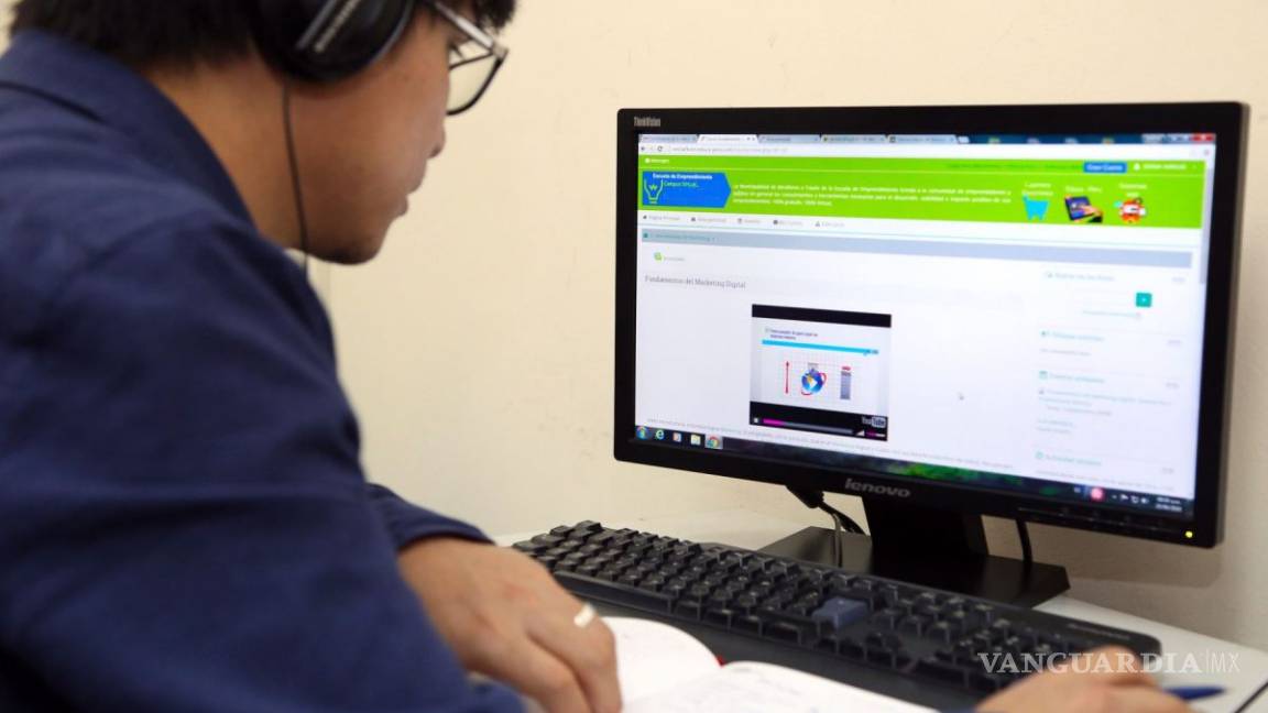 Histórico: Presentarán más de 23 mil aspirantes examen de admisión de la UAdeC en línea