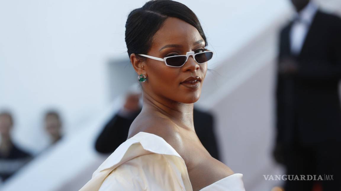 Rihanna es la portada de Vogue París