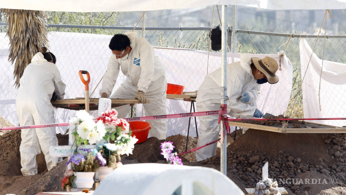 Ven lentitud en exhumación masiva en Coahuila