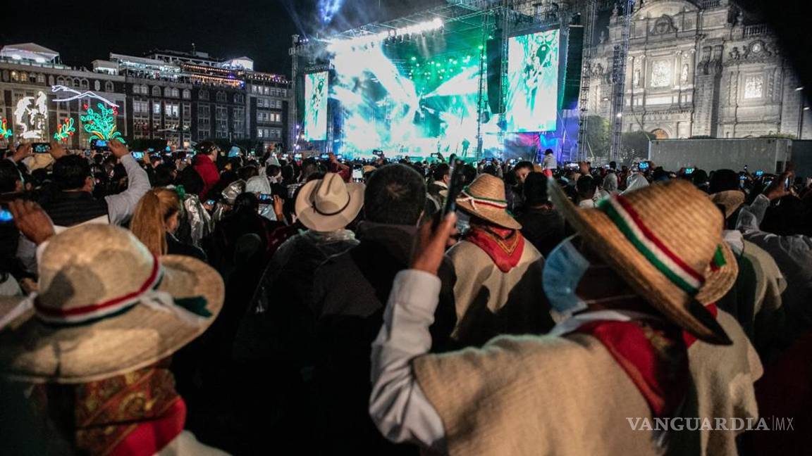 $!Así luce el Zócalo de la CDMX, abarrotado por festejos patrios